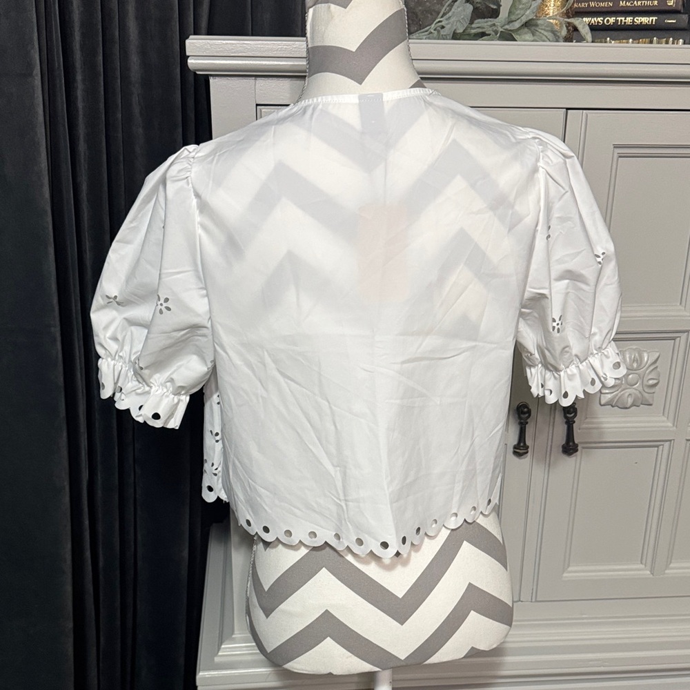 NWT SHEIN White Eyelet Tie Front Women's Top Size Small - Picture 6 of 10
